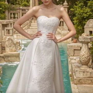 Elegant White Strapless Wedding Dress